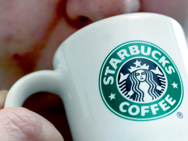 Американская сеть кофеен Starbucks откажется к концу июня от использования в клубничном наполнителе натурального, официально разрешенного красителя, который делается из измельченных жуков