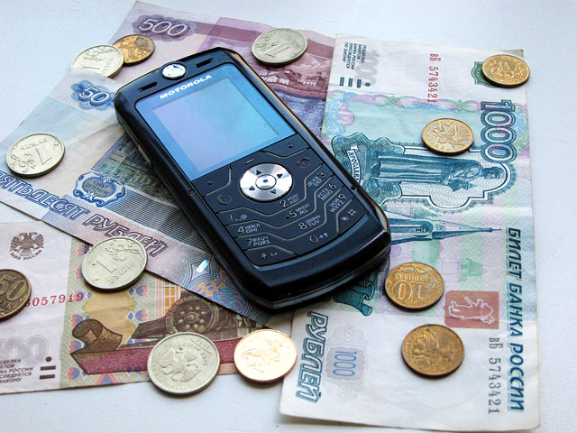   За три месяца заключенный из Новосибирска "заработал" за решеткой почти миллион рублей с помощью мобильника