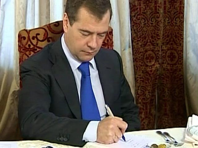 Медведев из "принципов гуманности" помиловал фигуранта "списка политзаключенных" - Сергея Мохнаткина