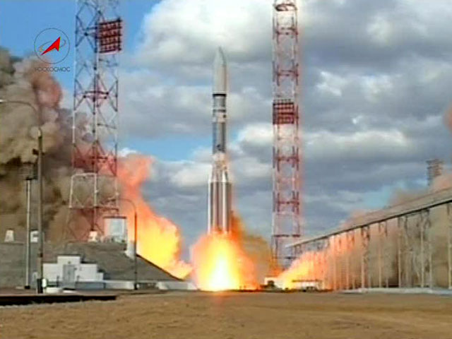 Ракета-носитель "Протон-М", стартовавшая с Байконура, вывела разгонный блок "Бриз-М" и телекоммуникационный космический аппарат Yahsat-1B на суборбитальную траекторию
