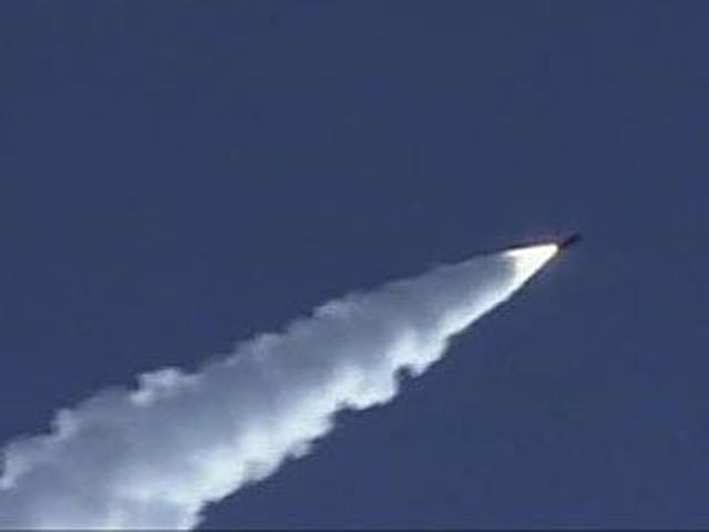 Пакистанцы запустили ракету "Хафт-IV Шахин-1А" - усовершенствованную модификацию "Шахин-1". Она относится к классу ракет промежуточной (средней) дальности и способна нести ядерную боеголовку