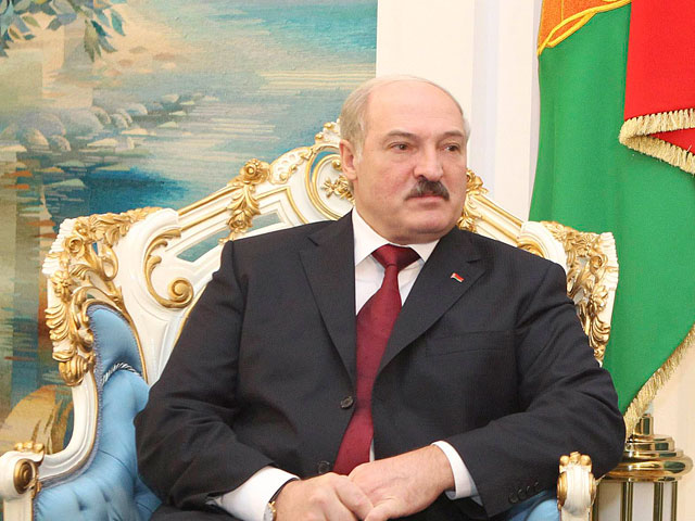 Представитель чешского МИДа, пояснил, что решение вернуть послов "связано с инициативой президента Белоруссии Александра Лукашенко освободить из тюрем нескольких оппозиционеров"