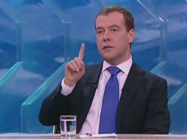 Медведева провожают критикой и упреками