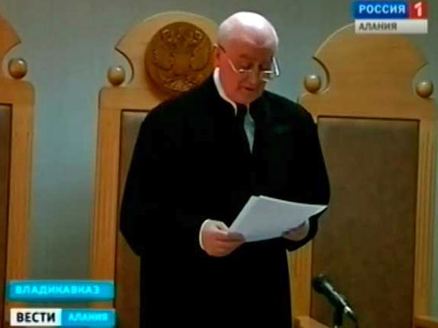 Верховный суд Северной Осетии вынес приговоры двум боевикам, причастным к организации крупного теракта во Владикавказе 9 сентября 2010 года. В пятницу 25-летний житель Ингушетии Магомед Латыров был признан виновным и приговорен к 19 годам лишения свободы