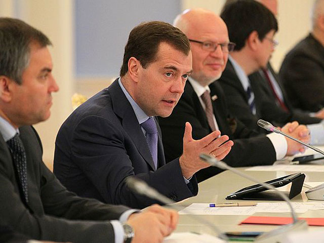Президент Дмитрий Медведев на встрече с "кремлевскими правозащитниками" пожелал им заниматься рутинной работой