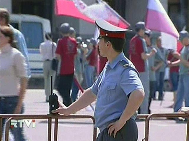 Около 14 тысяч полицейских будут обеспечивать безопасность во время массовых акций в Москве 6 мая, все возможные провокации будут пресекаться