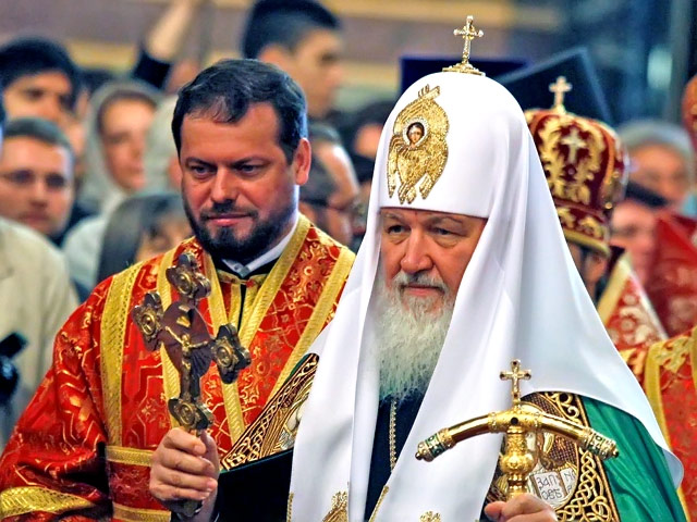 Патриарх Московский и всея Руси Кирилл призвал россиян не верить тем, кто обещает построить что-то на обломках старого мира, "нечто новое, чего никто не знает"