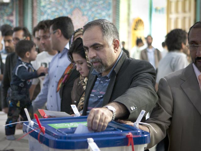 В Иране объявлены результаты второго тура парламентских выборов, прошедшего в пятницу в 33 избирательных округах страны. Победила ультраправая консервативная коалиция оппонентов президента Махмуда Ахмадинежада - блок Объединенный фронт консерваторов