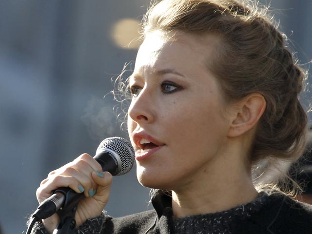 Телеведущая Ксения Собчак не пошла на акцию оппозиционеров "Марш миллионов", которая завершилась массовыми задержаниями, потому что заранее знала, что его основная цель - стояние на мосту, прорыв оцепления полиции и сидячая забастовка