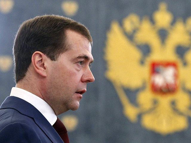"Гипотетически-реформаторское президентство Медведева в действительности было фарсом"