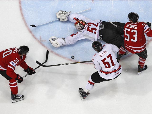 Сборная Канады одержала волевую победу со счетом 3:2 в матче против Швейцарии на чемпионате мира по хоккею
