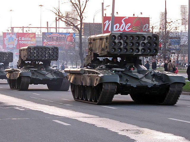 Компания "Рособоронэкспорт" предложил Иордании тяжелую огнеметную систему ТОС-1 "Буратино" на шасси танка М-60
