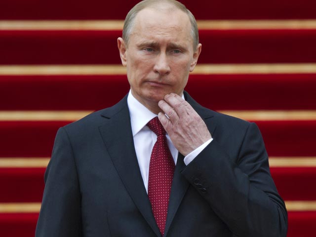 Отказ президента РФ Владимира Путина от участия в саммите "большой восьмерки" в американском Кэмп-Дэвиде 18-19 мая, по мнению политологов, является сигналом администрации США о недовольстве российского лидера на их реакцию по поводу его инаугурации