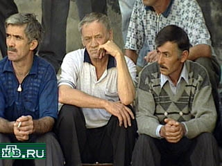 Чернобыльцы Карачаево-Черкесии объявили бессрочную голодовку и грозят в знак протеста вернуть властям свои ордена, полученные за ликвидацию аварии