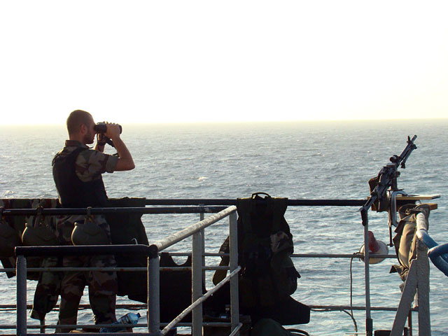 Военно-морские силы Евросоюза впервые нанесли удар по сомалийским пиратам на их же территории
