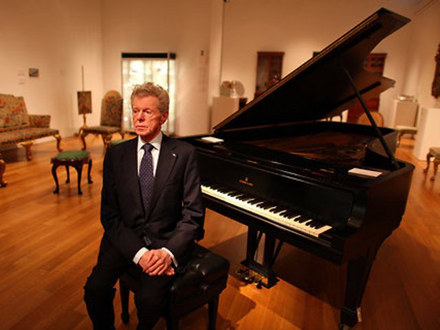 Рояль, принадлежавший всемирно известному американскому пианисту Вану Клиберну, продан на торгах аукционного дома Christie's за 62,5 тысячи долларов