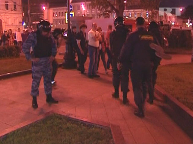 Лагерь оппозиции на Кудринской площади около метро "Баррикадная" был разогнан в ночь с пятницы на субботу