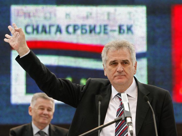 Лидер оппозиционной Сербской прогрессивной партии Томислав Николич набрал 50,21% голосов избирателей на президентских выборах в Сербии