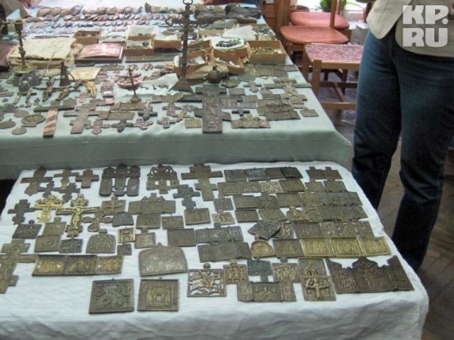 В целом в Тверь вернулось более 480 экспонатов, среди которых - большая коллекция крестов, археологических находок и икон