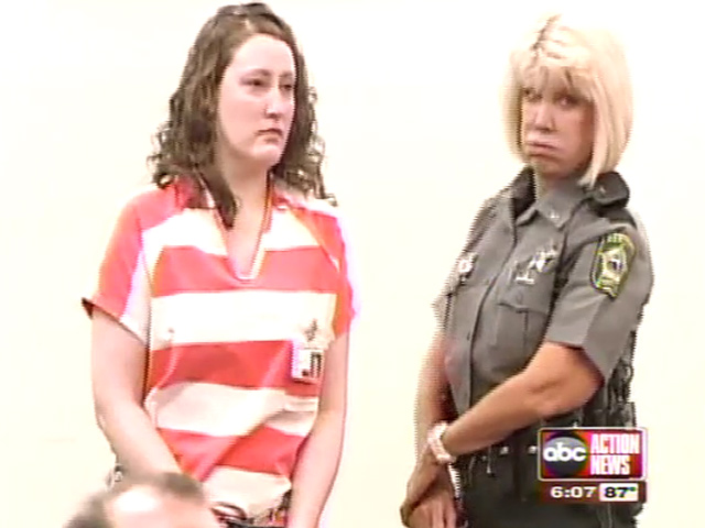 Суд округа Паско штата Флорида вынес в понедельник приговор 30-летней порноактрисе Аманде Лог, признанной виновной в зверском убийстве хозяина тату-салона