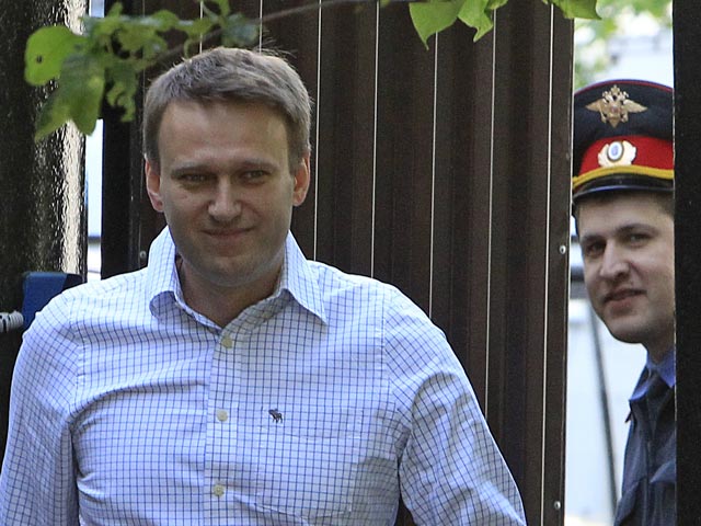 Освобожденный из-под стражи Навальный объяснил "гуляющим": он не будет их лидером