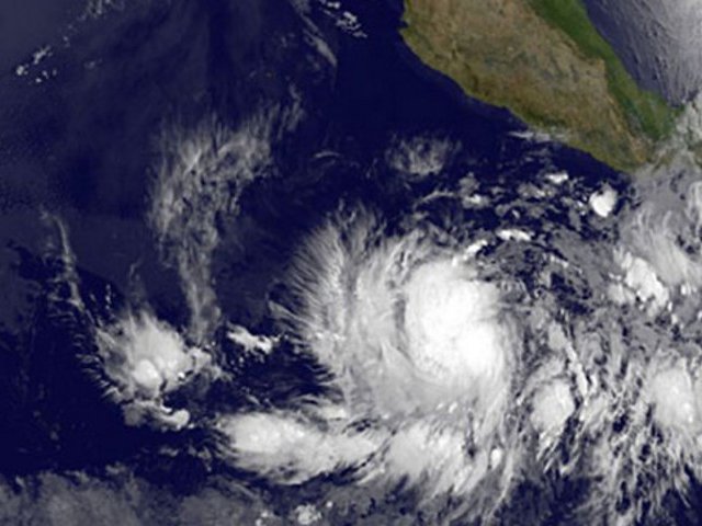 Бушующий в восточной части Тихого океана ураган "Бад" усилился до второй категории опасности по пятибалльной шкале Саффира-Симпсона