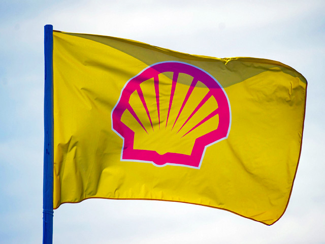 Shell может сменить в проекте норвежскую Statoil. Сейчас доли участников в Штокмане распределены между "Газпромом" (51%), Total (25%) и Statoil (24%)