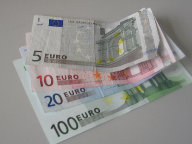 Евро на торгах добрался до 40 рублей - впервые за 3,5 месяца