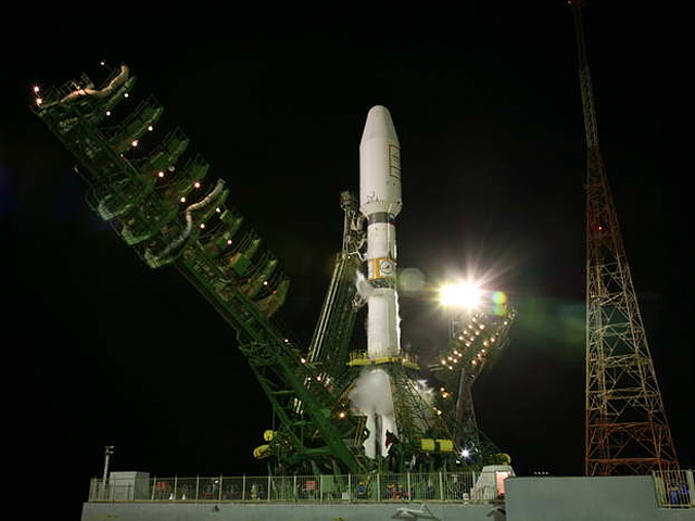 Россия не сможет выполнить летом три запланированных космических запуска из-за того, что Казахстан не разрешает использовать свою территорию в качестве района падения для первой ступени ракеты-носителя "Союз"