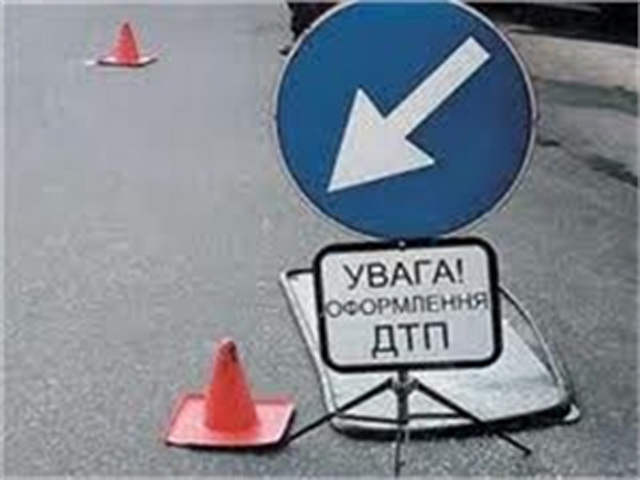 В Запорожье на трассе Харьков-Симферополь в ДТП попал микроавтобус, в котором находились работники налоговой службы