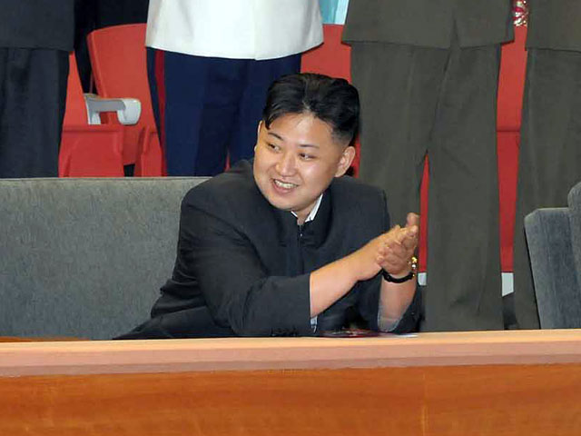 Молодой северокорейский лидер Ким Чен Ын поздравил премьер-министра РФ Дмитрия Медведева с избранием в минувшие выходные на пост председателя партии "Единая Россия"