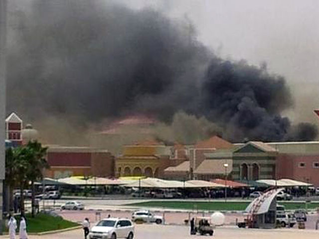 Сильный пожар в торговом центре в Дохе, столице Катара