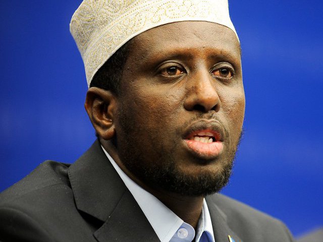 Боевики из группировки "Аш-Шабаб" совершили покушение на президента Сомали Шарифа Шейха Ахмеда
