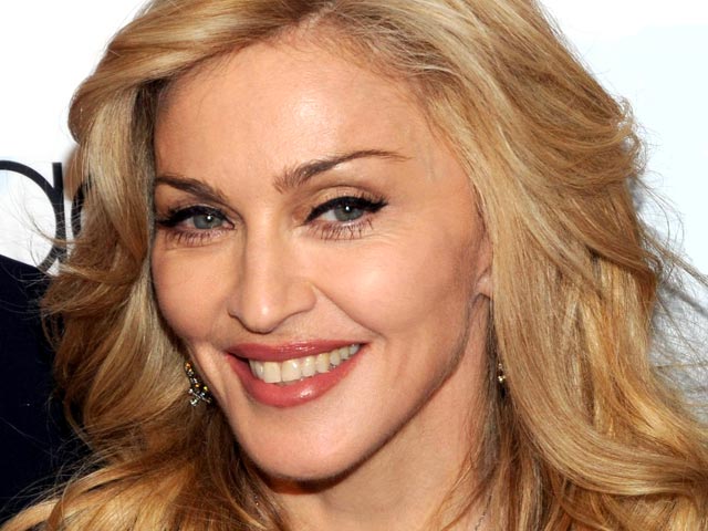 Выступлением перед десятками тысяч зрителей в Израиле американская певица Мадонна начнет в четверг мировое турне, которое охватит несколько континентов, вплоть до Австралии, и продлится до 2013 года