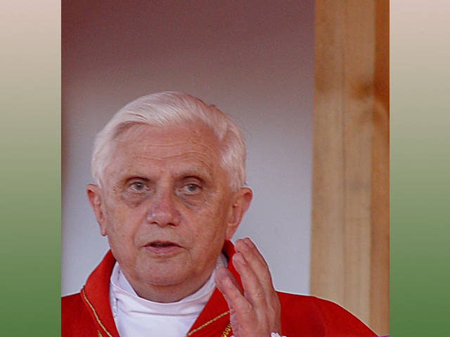 Бенедикт XVI передал 100 тыс. евро в помощь пострадавшим от землетрясения в Италии