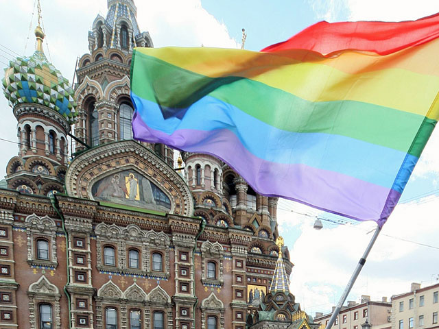 Смольнинский районный суд северной столицы в четверг признал незаконными два отказа администрации Центрального района города в согласовании публичных мероприятий гей-активистов 7 апреля и 17 мая текущего года