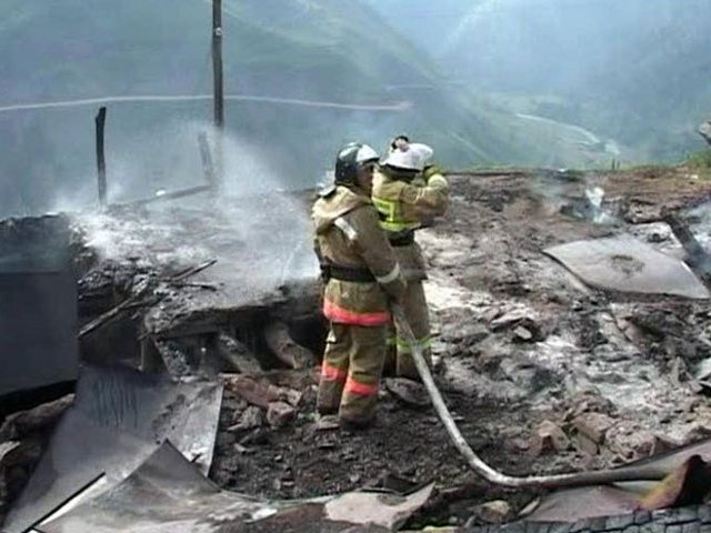 В селении Цебари Цунтинского района Дагестана неизвестные убили безработного и сожгли школу