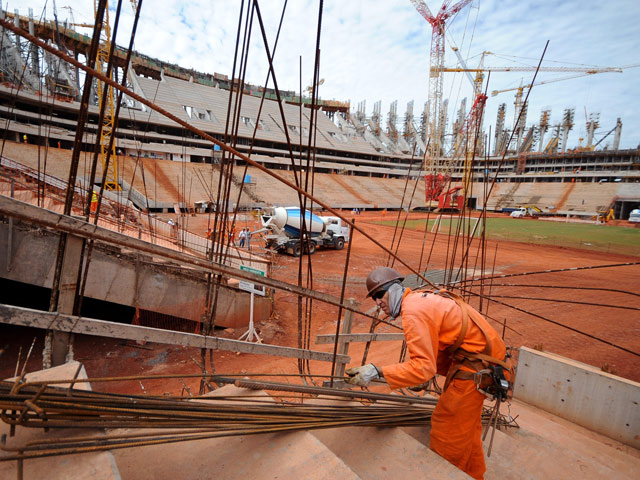 Бразильцы готовы принять ЧМ-2014 только на 5%, все построить они не успеют
