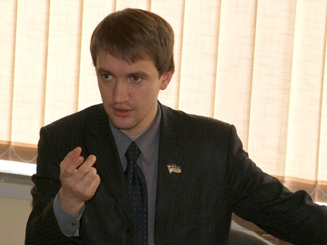 Украинский политолог Александр Солонтай был задержан в воскресенье по прилету в Россию в аэропорту "Домодедово" без объяснения каких-либо причин
