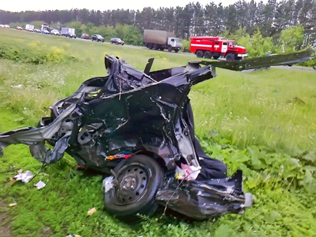 Шесть человек погибли при столкновении двух легковых автомобилей в Большемурашкинском районе Нижегородской области