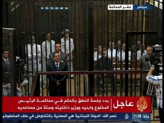 Бывшие высокопоставленные руководители МВД Египта, которые проходили по одному делу с экс-президентом Хосни Мубараком, но были оправданы, вышли на свободу