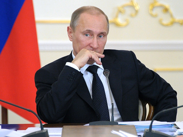 Будущее России зачастую решается на закрытых совещаниях у Владимира Путина, при этом слушает он всех приглашаемых экспертов, но доверяет оценке очень узкого круга людей