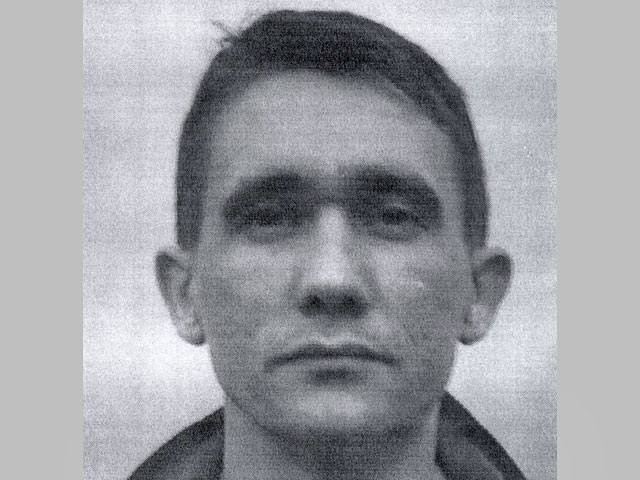 По подозрению в убийстве разыскивается Алексей Николаевич Никонов 1974 года рождения. Он является уроженцем села Рогозовка Ромненского района Амурской области