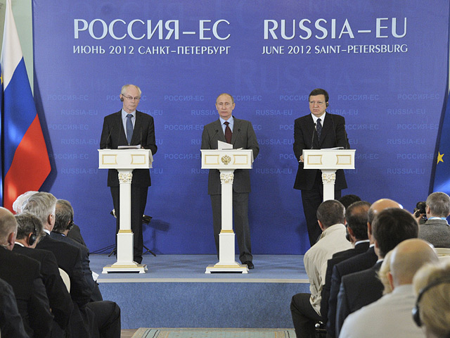 Зарубежные СМИ, подводя итоги саммита Россия-ЕС, констатировали, что у президента РФ Владимира Путина появился более миролюбивый стиль общения с европейскими коллегами