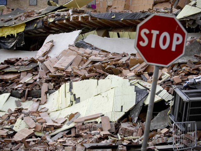 Еще одна женщина, пострадавшая от землетрясения в северной итальянской области Эмилия-Романья, скончалась в больнице