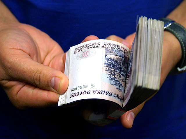Минфин продолжает обсуждать рекомендации по использованию безналичных расчетов при проведении покупок на сумму от 600 тысяч рублей