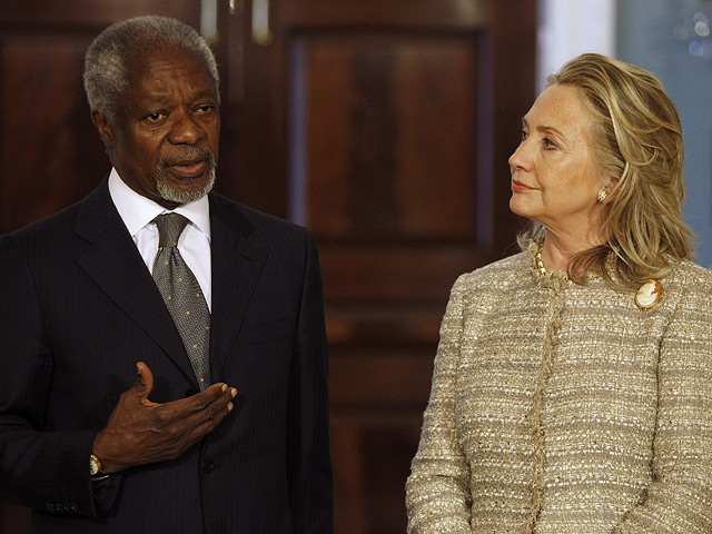 Спецпосланник ООН и Лиги арабских государств по Сирии Кофи Аннан и госсекретарь США Хиллари Клинтон во время встречи обсудили вопрос перехода власти в Сирии