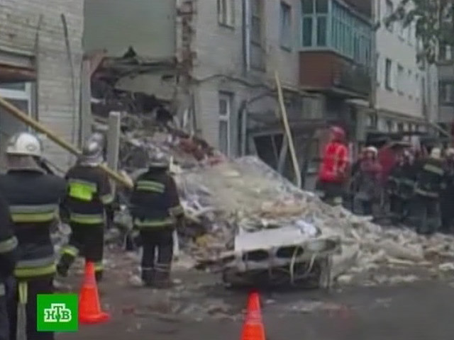 Причиной обрушения жилого дома в Луцке на западе Украины стала "служебная небрежность чиновников горсовета"