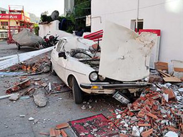 В результате землетрясения, происшедшего в юго-западной части Турции, около 60 человек поступили или обратились в больницы