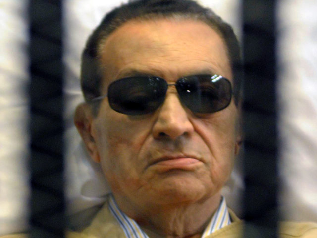 Бывший президент Египта Хосни Мубарак, отбывающий пожизненное заключение в тюрьме Тора под Каиром, находится в состоянии комы